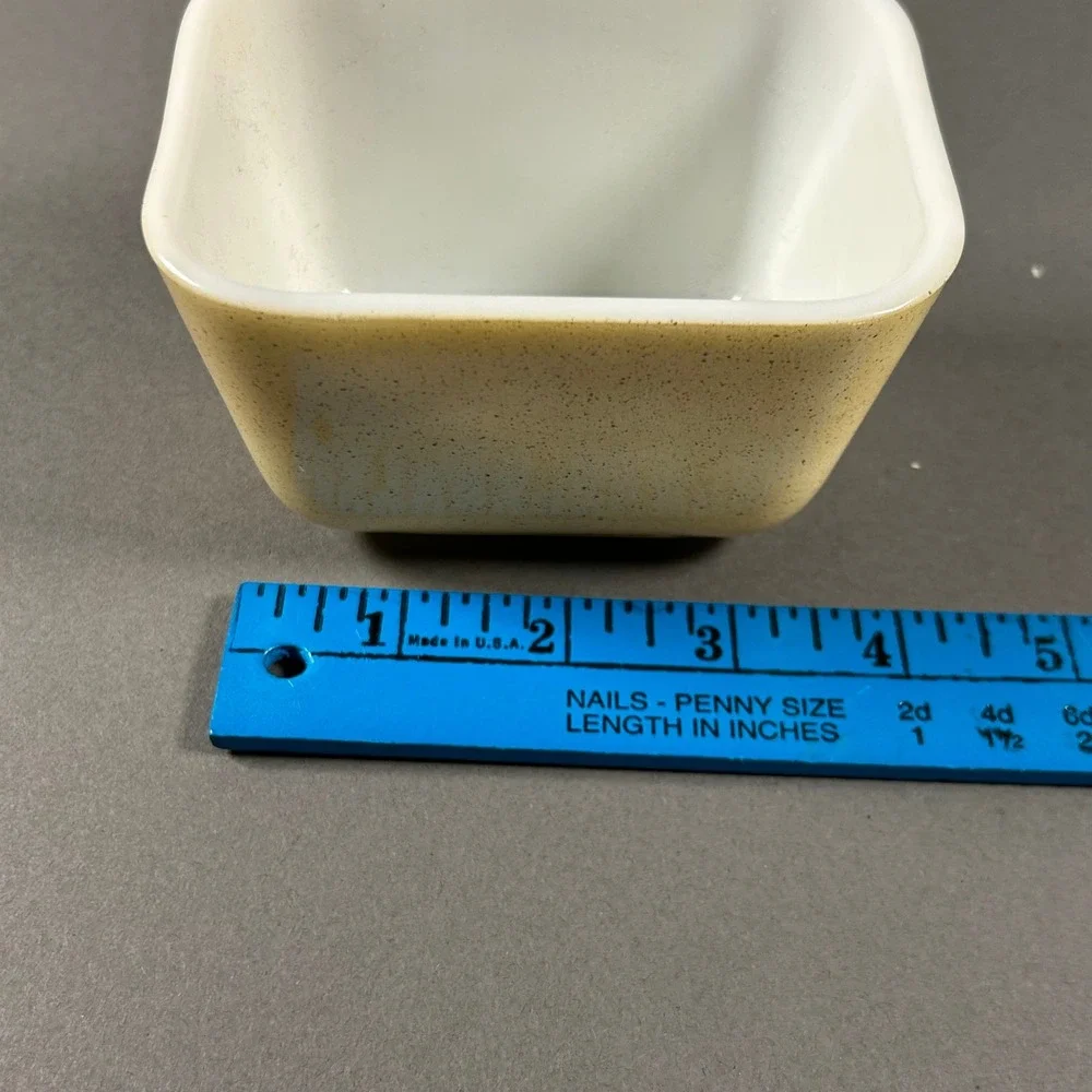 Vintage Pyrex Sandalwood Speckled Tan 501 1.5 Cup Refrigerator Dish Made in USA